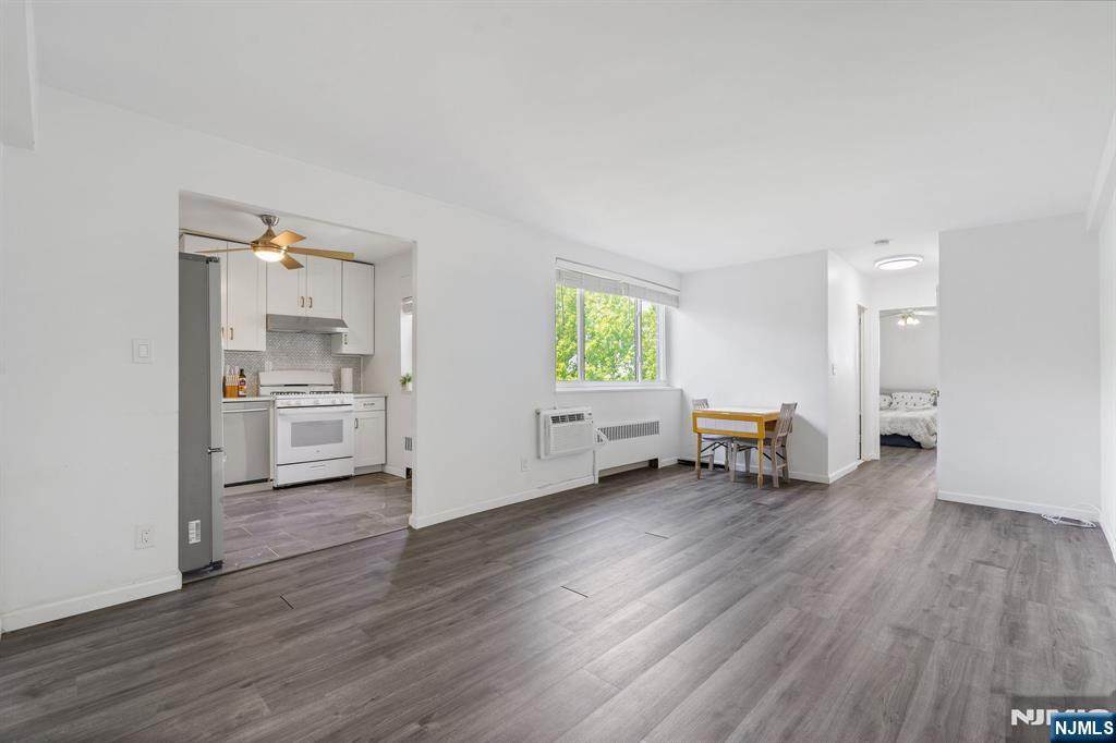2345 Linwood Avenue - Photo 1