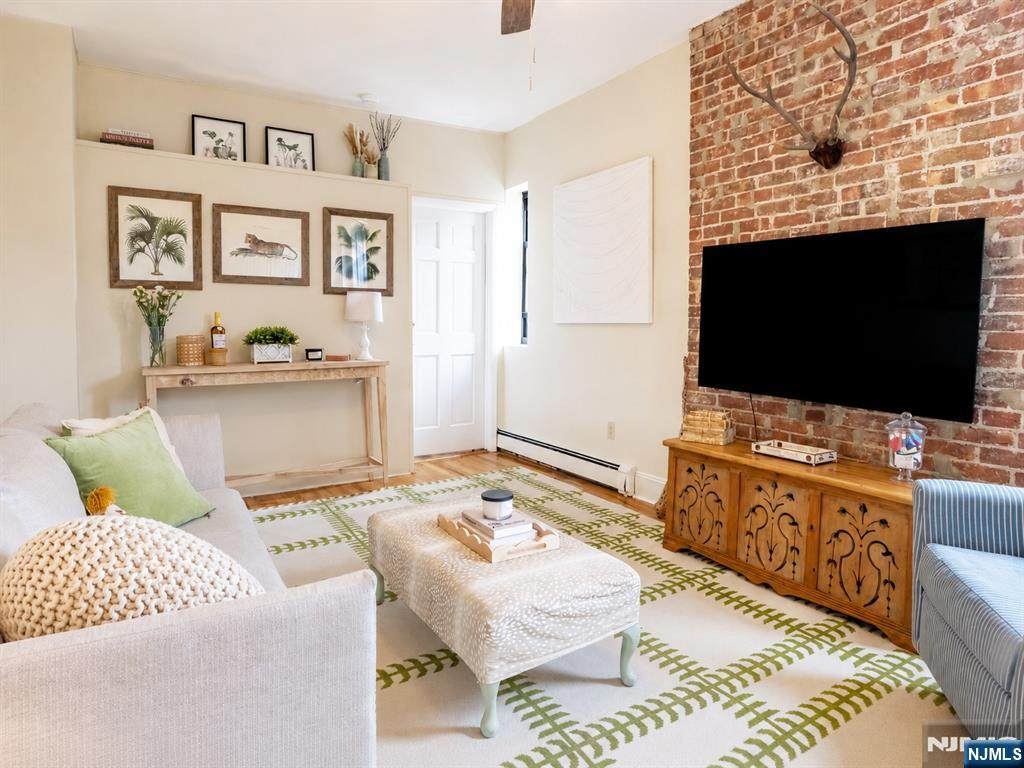 95 Willow Avenue - Photo 1