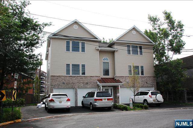 2160 Hoyt - Photo 1