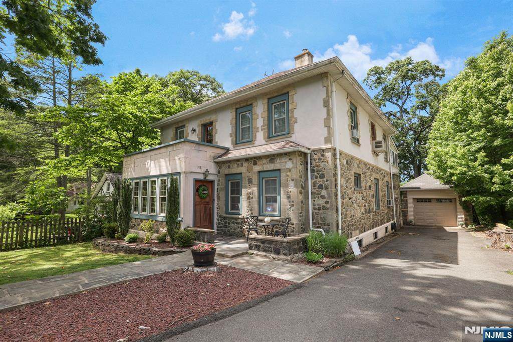 26 Maple Road - Photo 1
