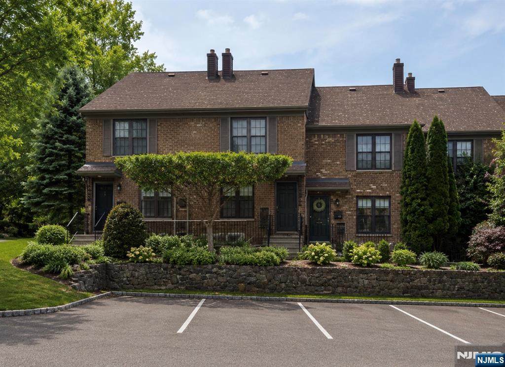 181 Long Hill - Photo 1