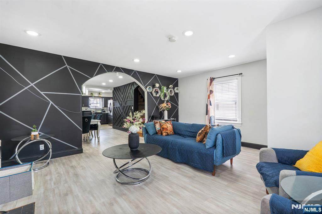 155 Ivy - Photo 1