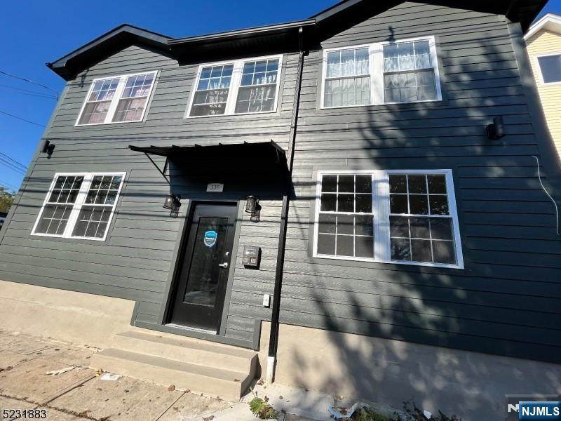 335 Henry - Photo 1