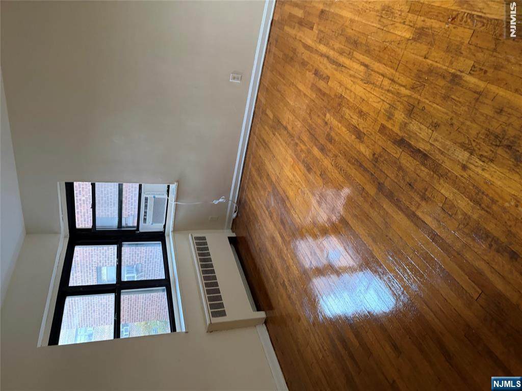 2337 Hudson - Photo 1