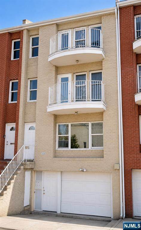 422 6th - Photo 1
