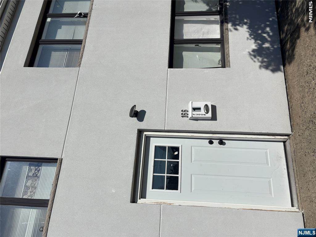 166 Lincoln - Photo 1