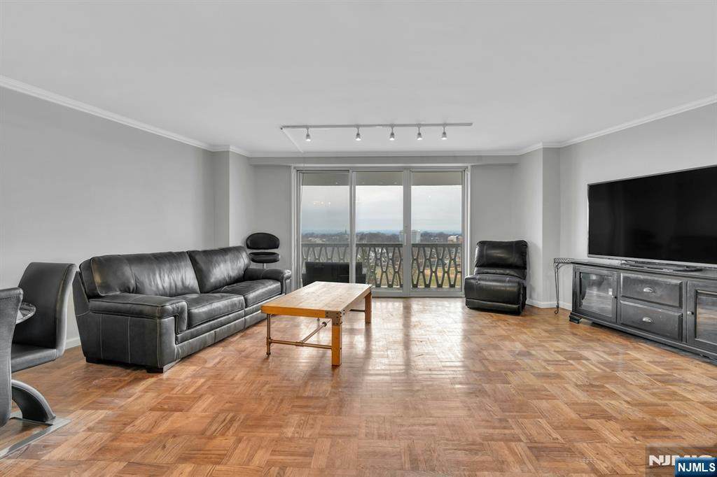 2000 Linwood Avenue - Photo 1