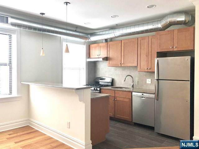 855 Broad - Photo 1