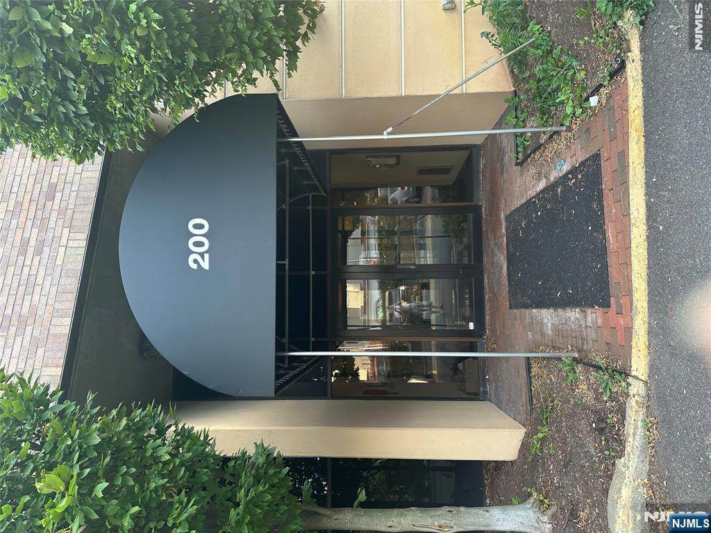 200 Division - Photo 1