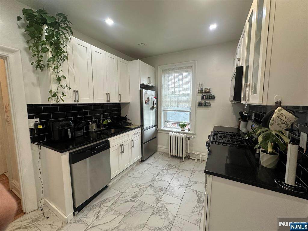 244 Lawton - Photo 1
