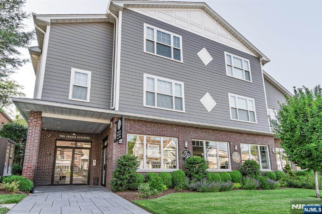 599 Franklin - Photo 1