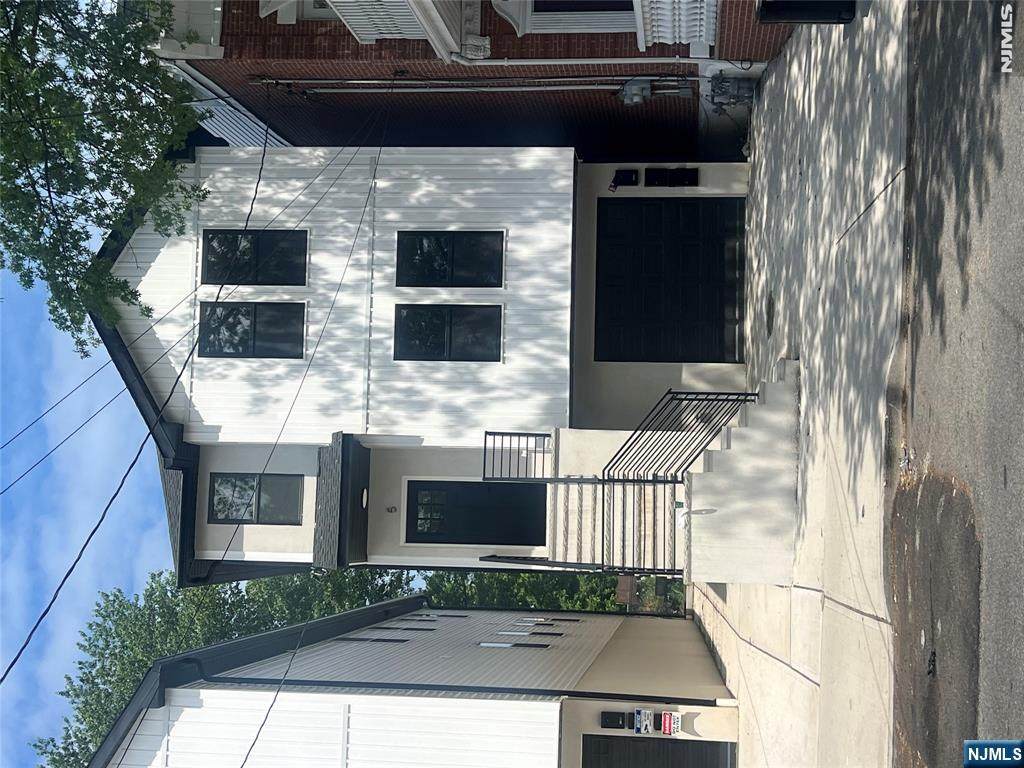 5 Montclair - Photo 1