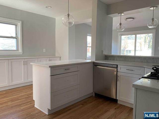 121 Longview - Photo 1