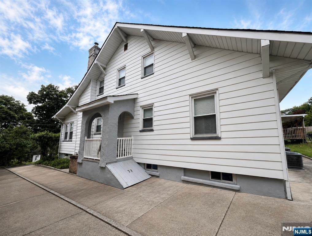 578 Hillside - Photo 1