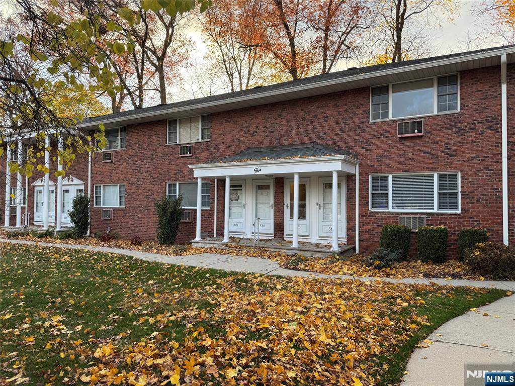 511 Washington - Photo 1