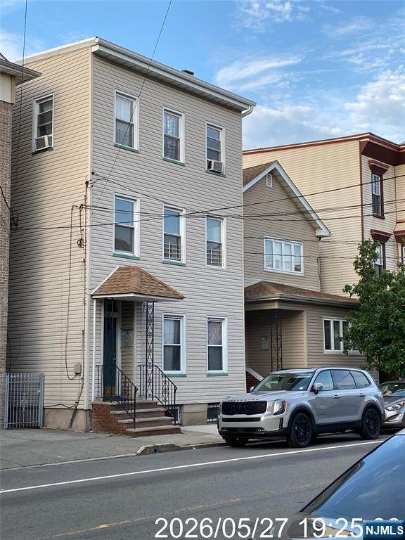 217 Walnut - Photo 1