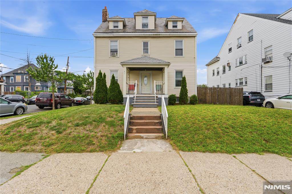 411 15th Avenue - Photo 1