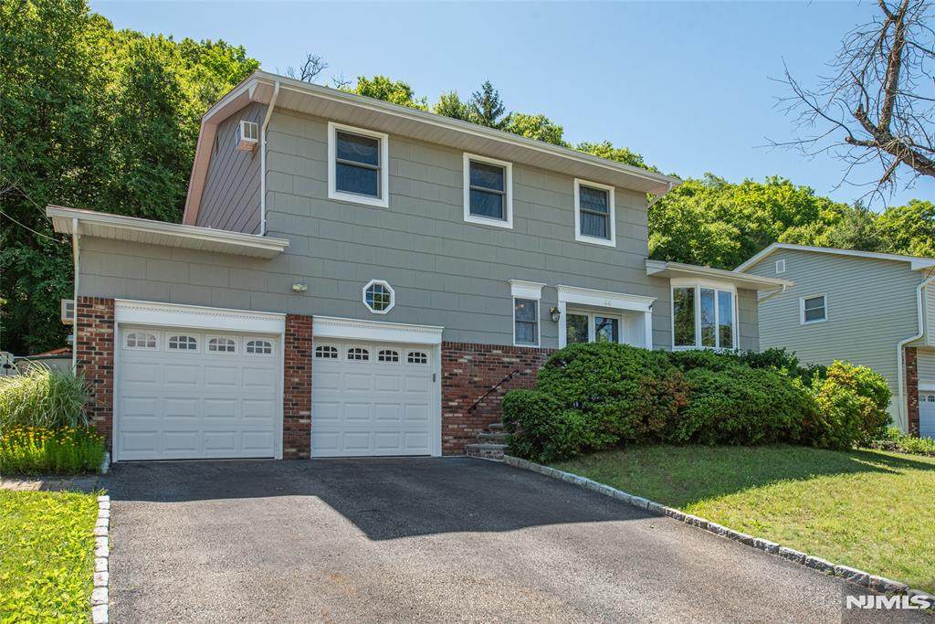 44 Molinari Drive - Photo 1