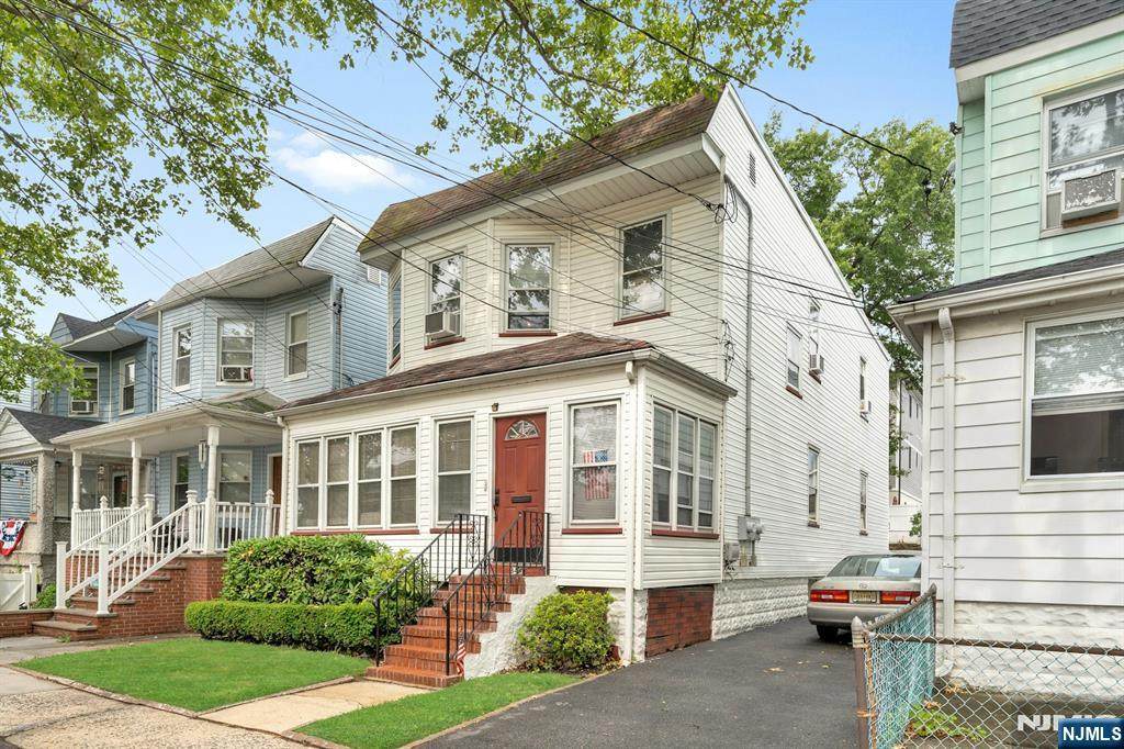 345 Davis Avenue - Photo 1