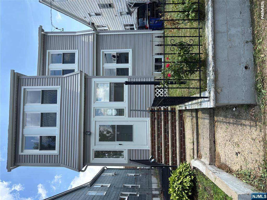 188 15th Street - Photo 1