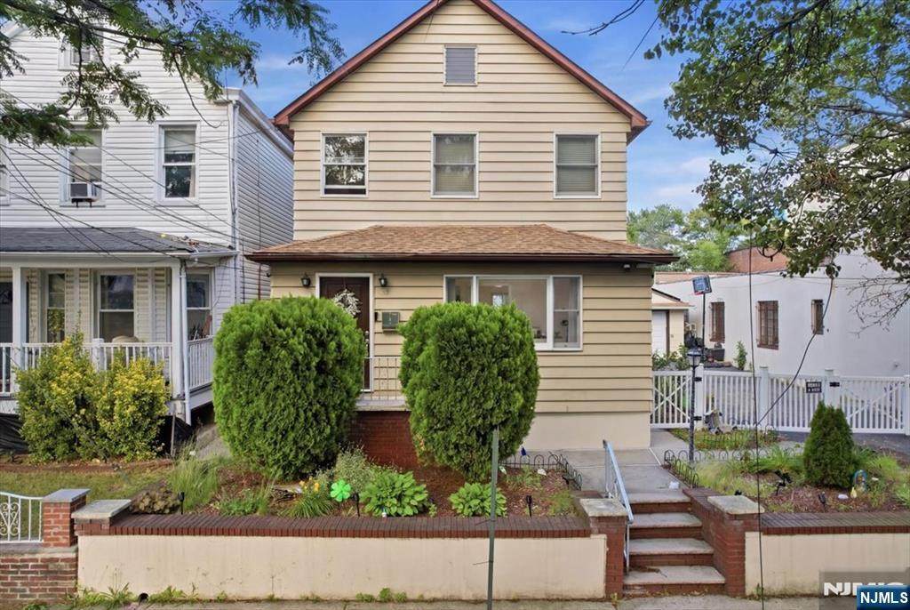 30 Getty Avenue - Photo 1