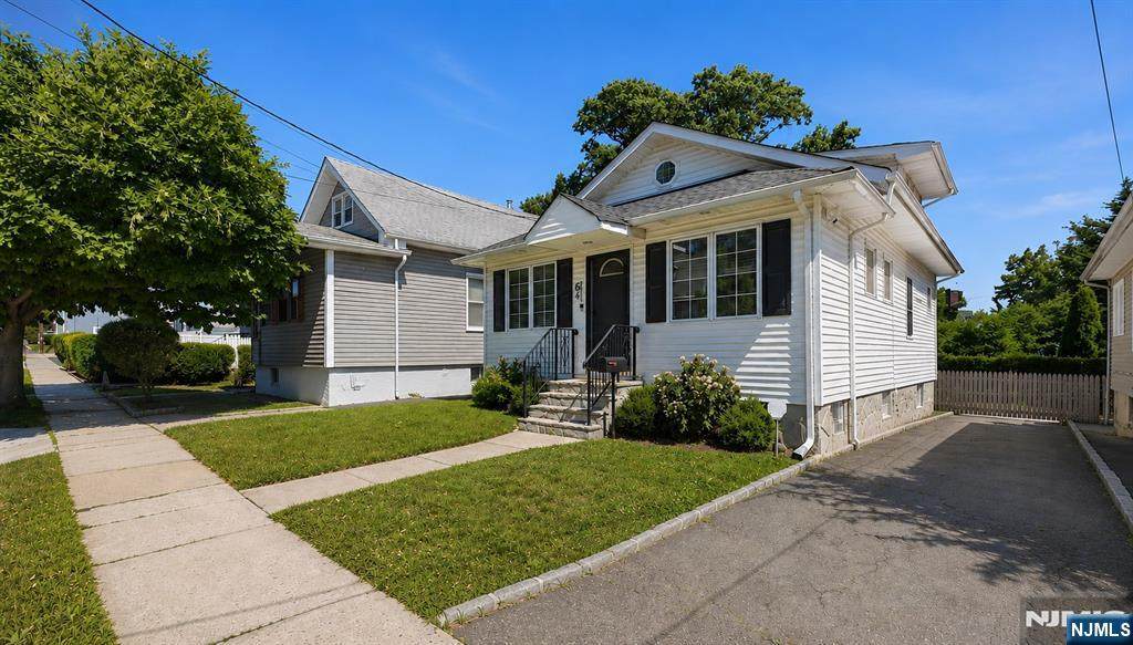 64 Conover Avenue - Photo 1