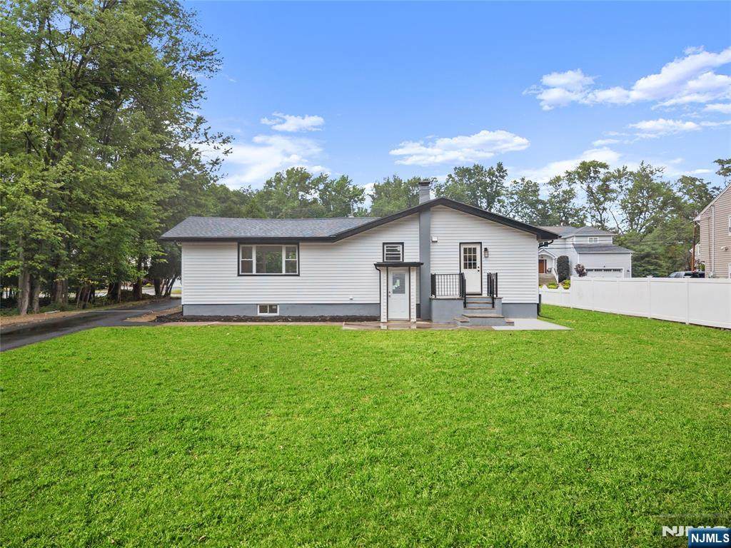 100 Pier Lane - Photo 1