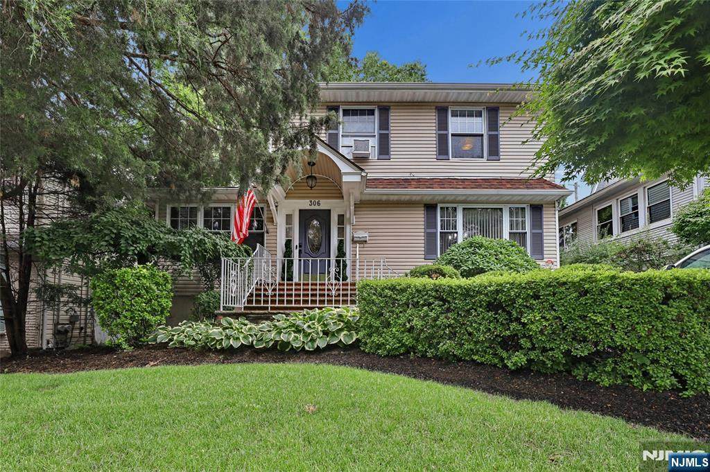 306 Passaic Avenue - Photo 1