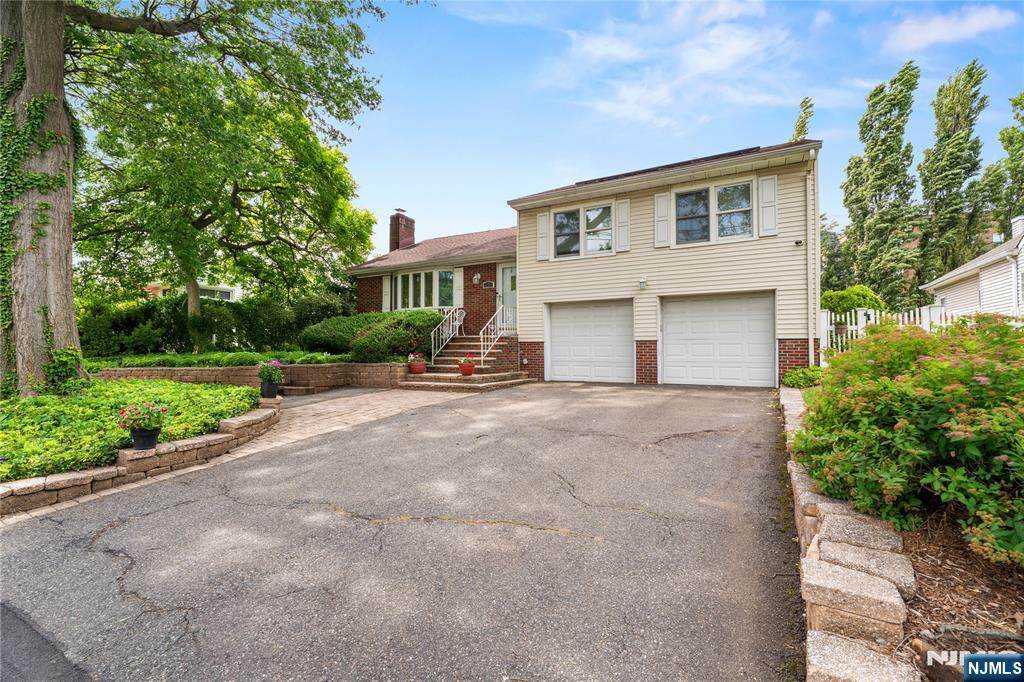21 Ravine Avenue - Photo 1