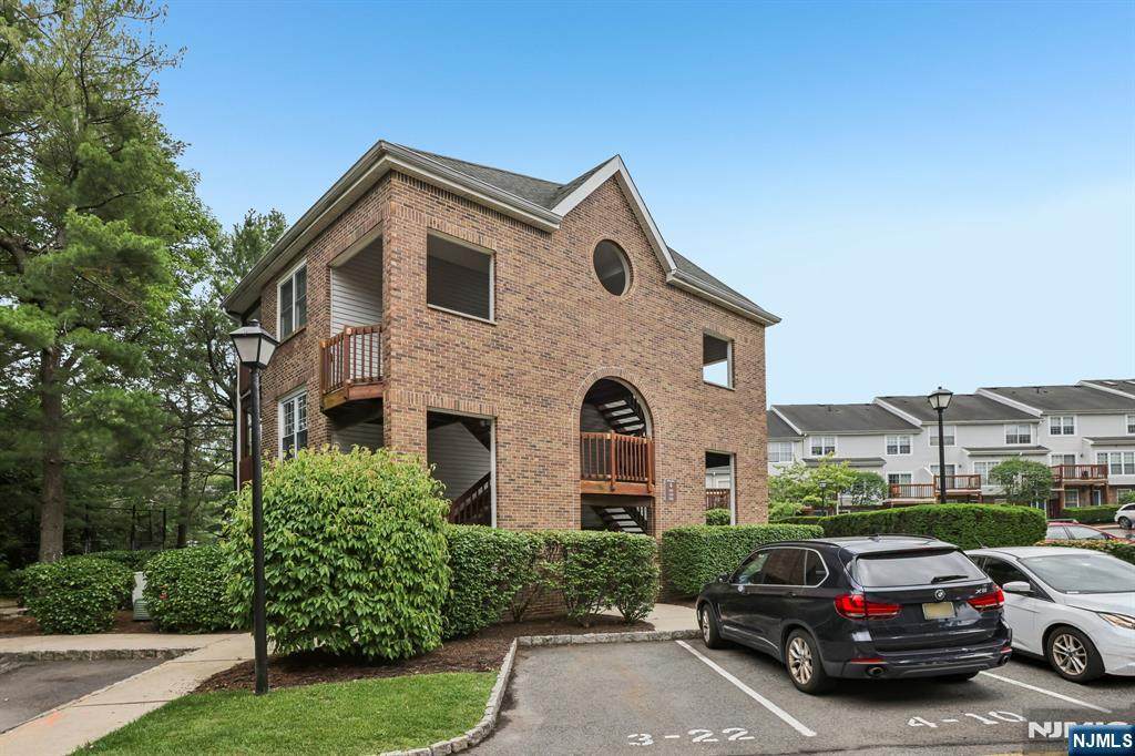 436 Lee Court - Photo 1