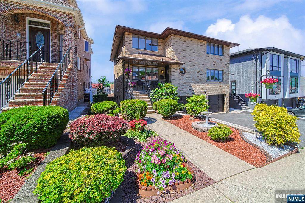 330 Ruby Avenue - Photo 1