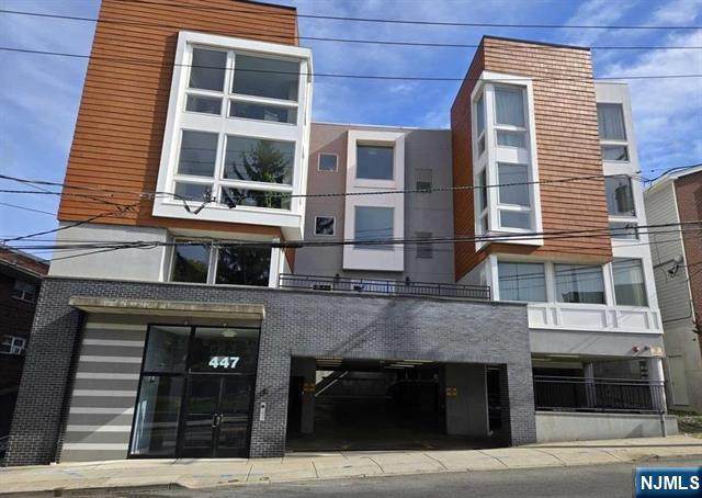 447 Fairview Avenue - Photo 1