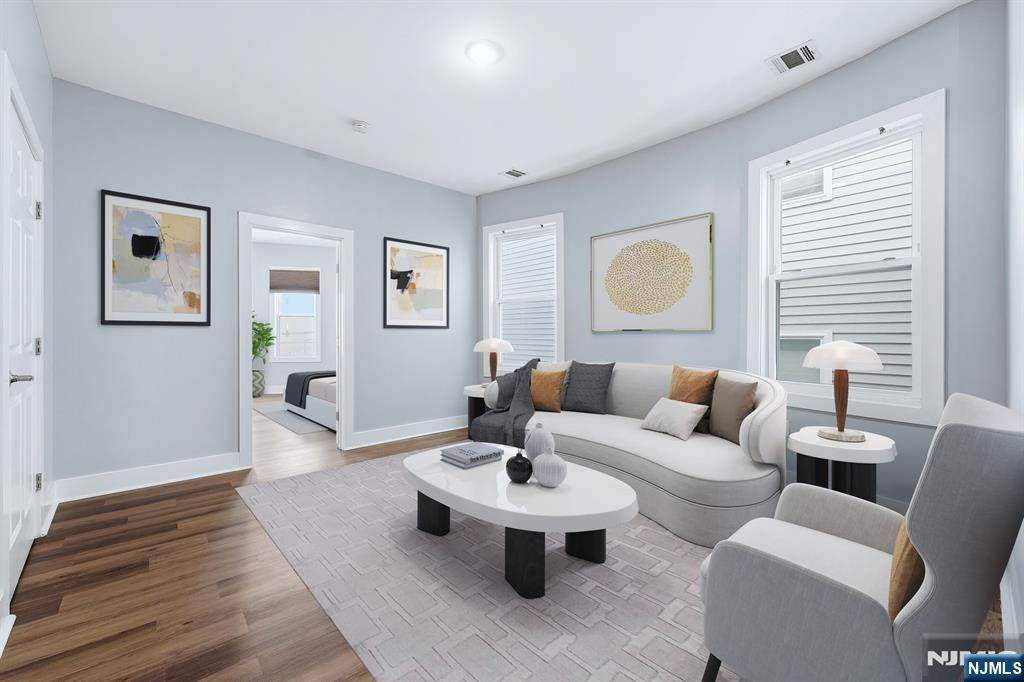 913 18th - Photo 1