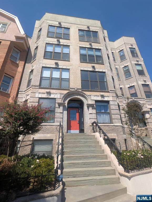 963 Boulevard East - Photo 1