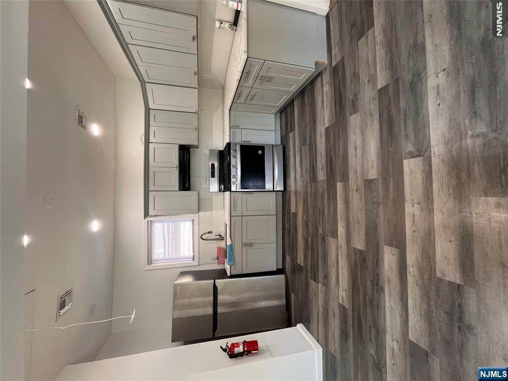 281 Hope - Photo 1