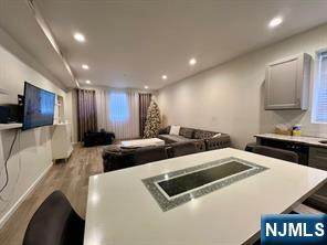 21 Macarthur - Photo 1