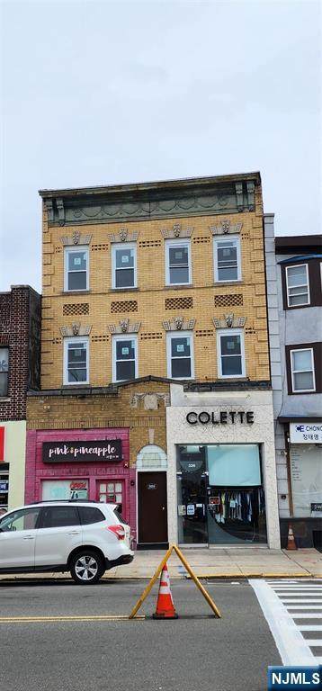 326 Broad Avenue - Photo 1
