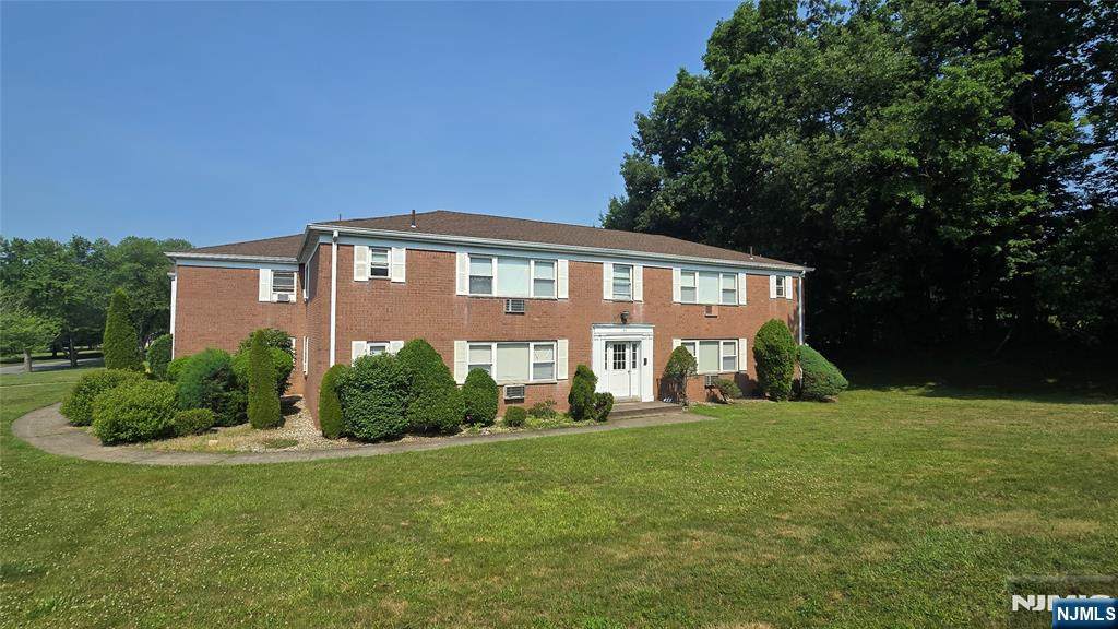 24 Rolling Ridge - Photo 1