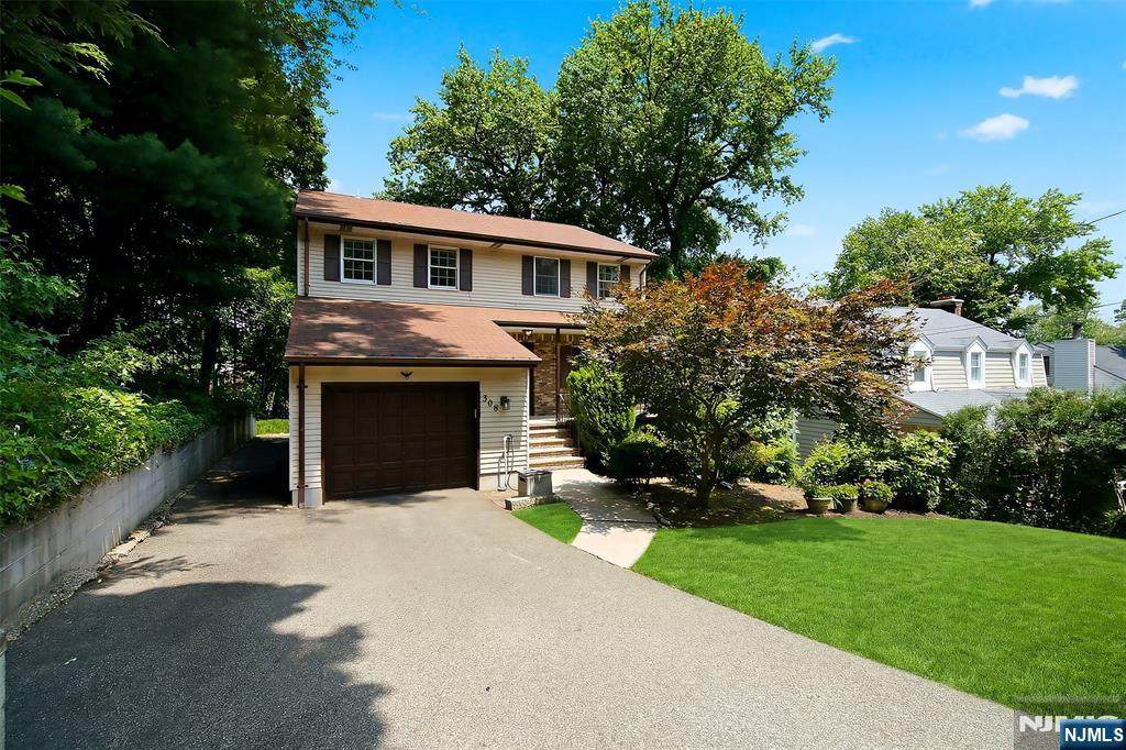 308 Ross Avenue - Photo 1