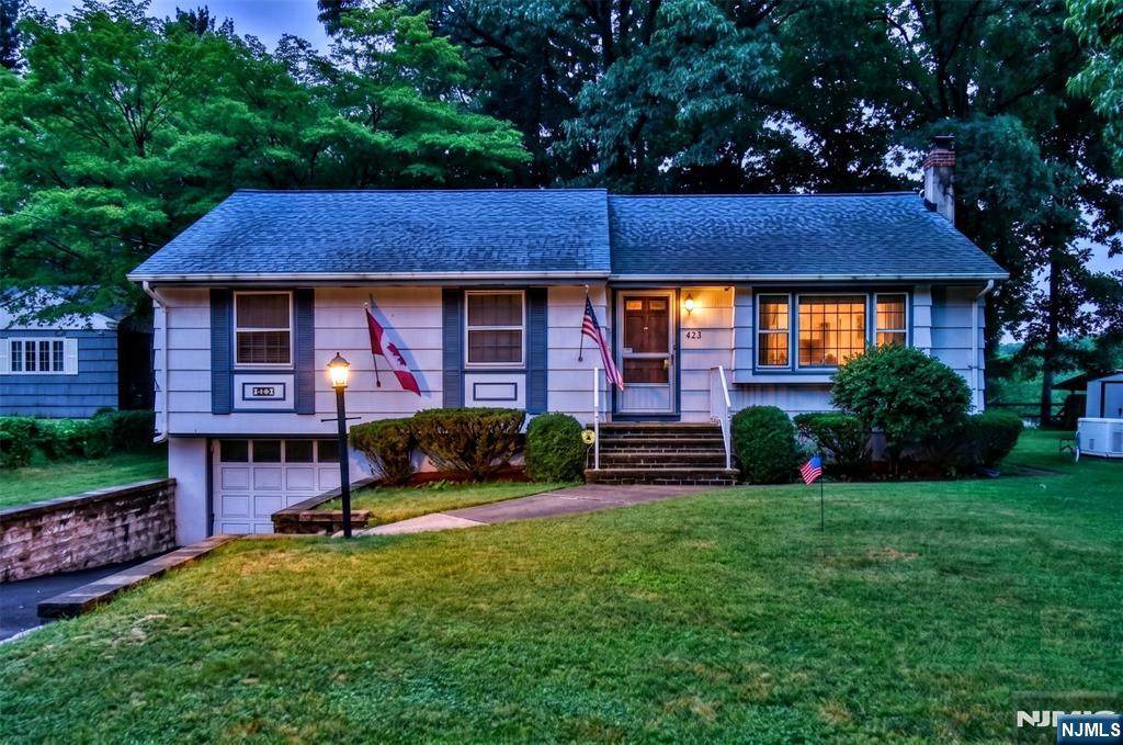 423 Oakland Avenue - Photo 1
