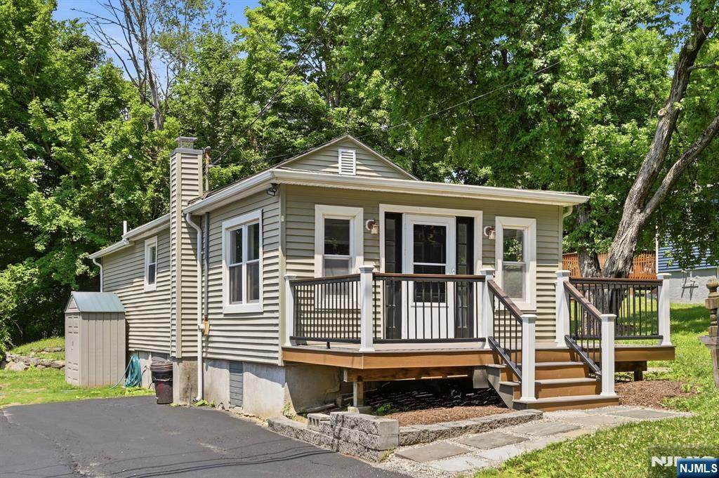 82 Fairview Drive - Photo 1