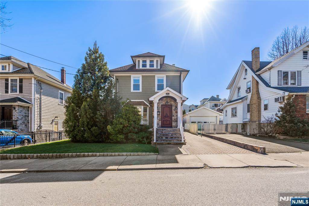 66 Crescent - Photo 1