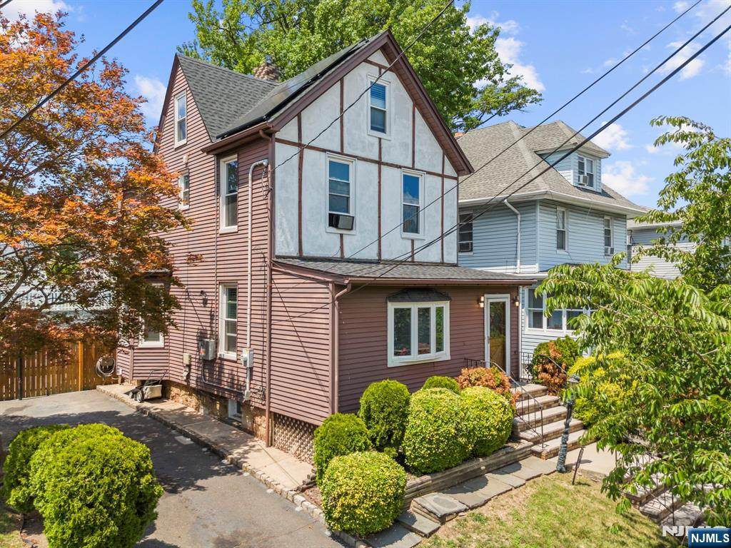 633 Chestnut Street - Photo 1