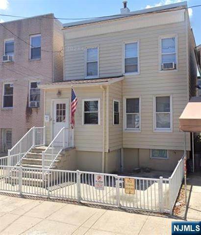 39 Leonard Street - Photo 1