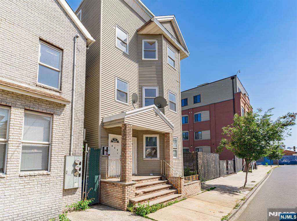 524 Mulberry Street - Photo 1