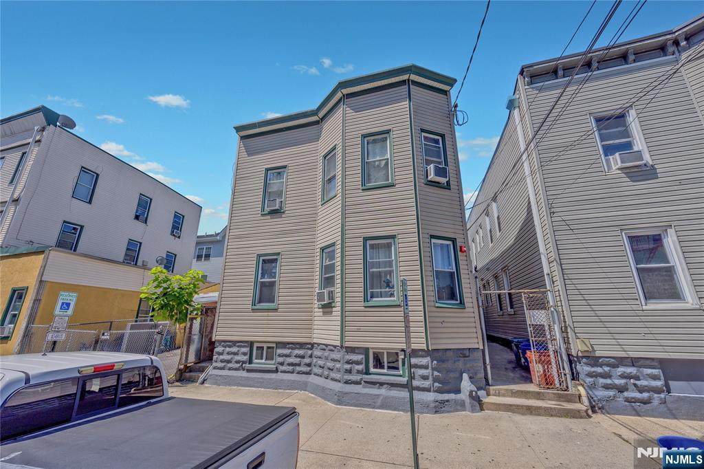 9 Vreeland Avenue - Photo 1