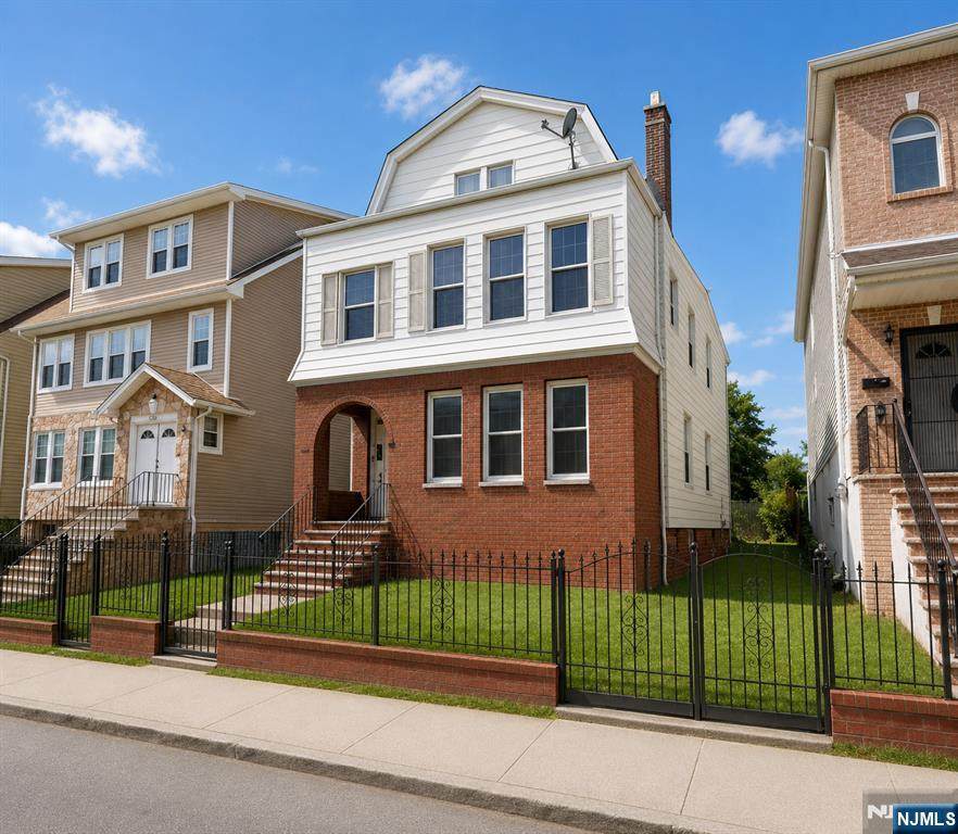 133 Isabella Avenue - Photo 1