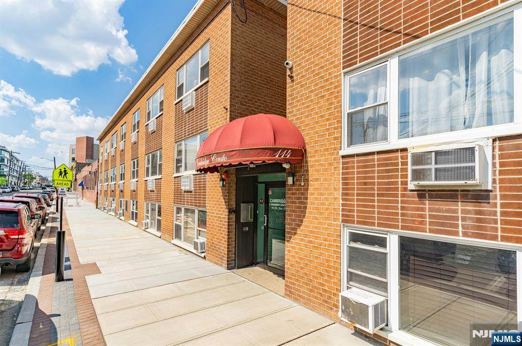 120 32nd Street - Photo 1