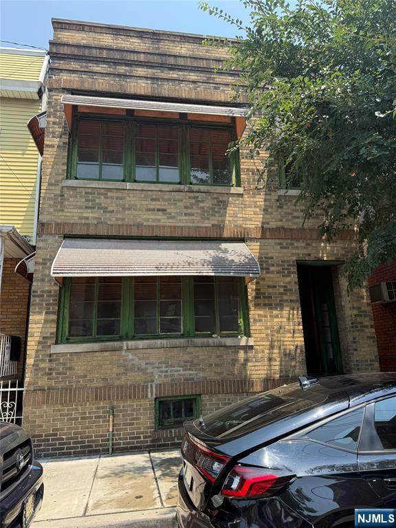 414 40th Street - Photo 1
