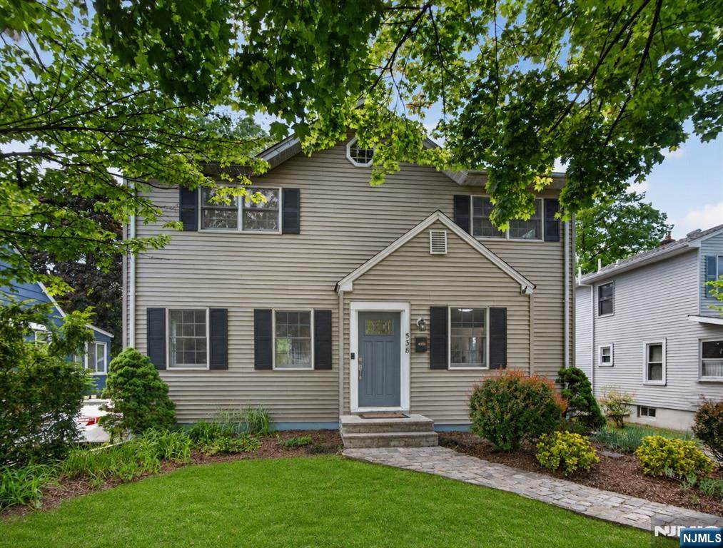 538 Coolidge Place - Photo 1